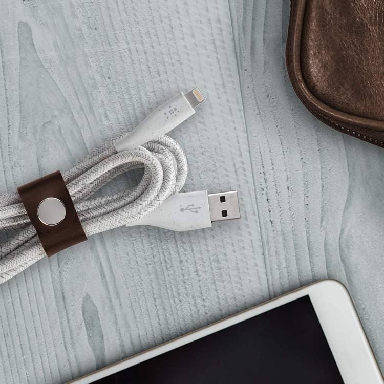  Belkin DuraTek Plus USB Lightning Cable - USB-A Cable with  Leather Strap - Ultra-Strong Charging Cable With Flexible Insulation -  Compatible with iPhone, iPad, Airpods and More - 4ft/1.2m (Black) 