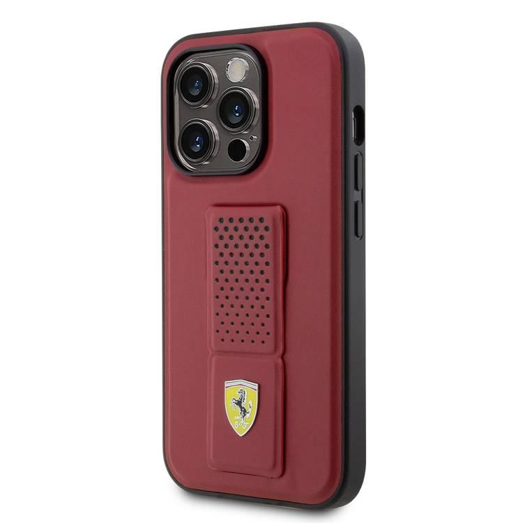 جراب Ferrari HC Grip مزود بشعار معدني ومخرم - iPhone 14 Pro - أحمر