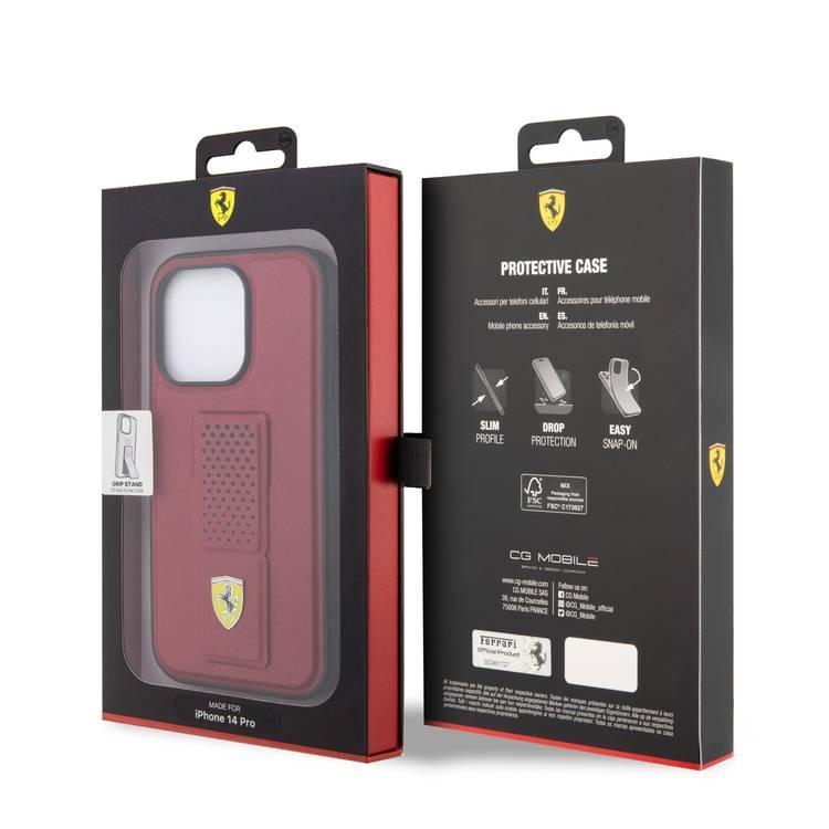 جراب Ferrari HC Grip مزود بشعار معدني ومخرم - iPhone 14 Pro - أحمر