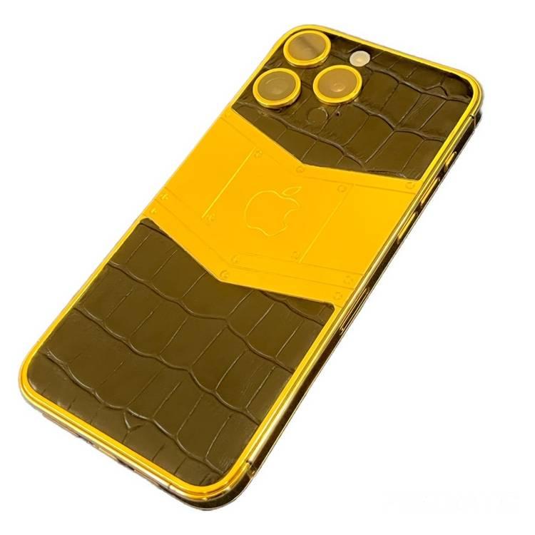 Mansa Custom iPhone 15 Pro Max - Gold & Carbon Fibre Caviar - 512GB