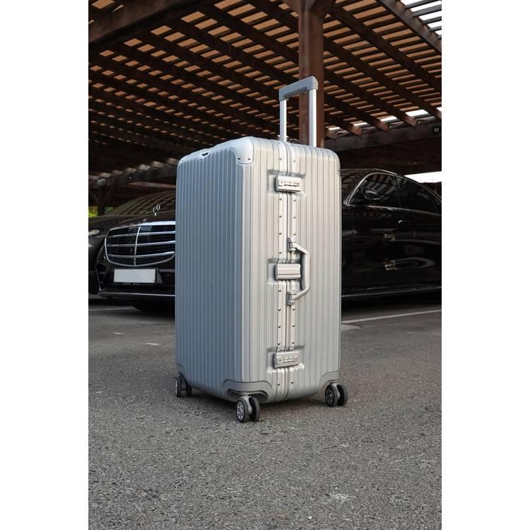 Levelo Traverse 30" Ultra Lightweight Travel Luggage with 360°  Wheels Rotation, Hypoallergenic Interior Comfort, TSA-Approved Locks, 100kg Weight Bearing, Durable Materials - Silver 