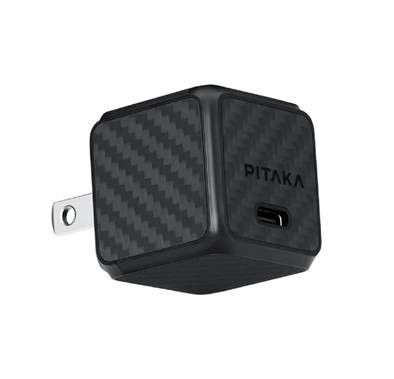 شاحن Pitaka USB-C 30W GaN مع كابل USB-C المرن إلى USB-C - أسود