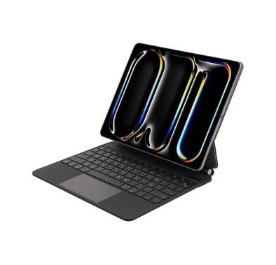 لوحة مفاتيح لاسلكية من الجلد من Levelo AeroBoard Saffanio لجهاز iPad Pro 13" 2024، عمود من الفولاذ المقاوم للصدأ الفاخر، وقت استعداد 300 ساعة، مسافة اتصال 10 أمتار، 500 مللي أمبير في الساعة - أسود